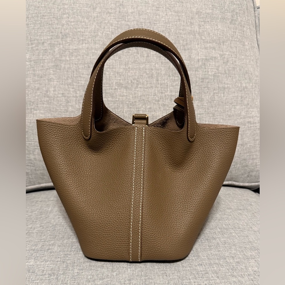 ❌SOLD❌Grey mini bucket bag - Picture 2 of 8